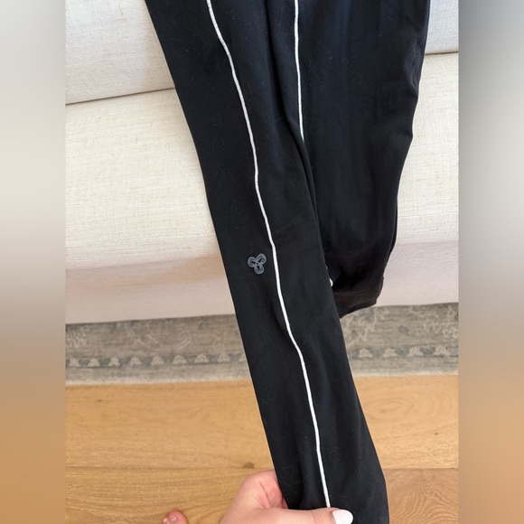 Aritzia TNA bodysuit - Picture 8 of 10